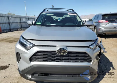 2025 Toyota Rav4 Xle z USA, uszkodzony, nr VIN 2T3W1RFVXSW412696